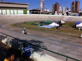 Velódromo de Maringá é palco de campeonato brasileiro de ciclismo de pista elite